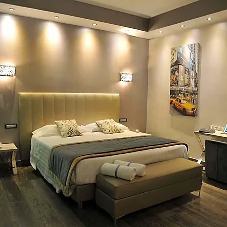 拉奎拉酒店