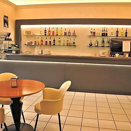 拉奎拉酒店