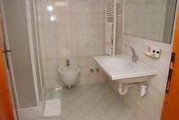 Aquila 3* Orte