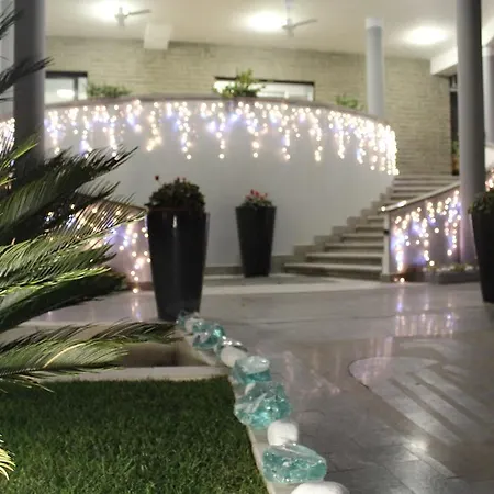 Aquila Hotel 3*