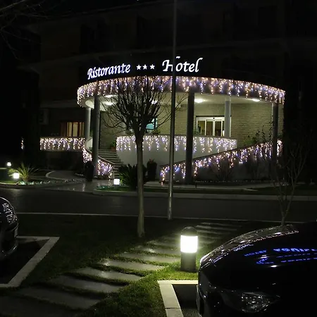 Aquila Hotel 3*