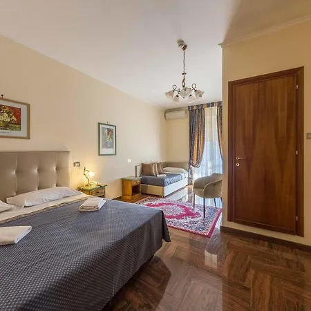 Aquila Hotell 3*